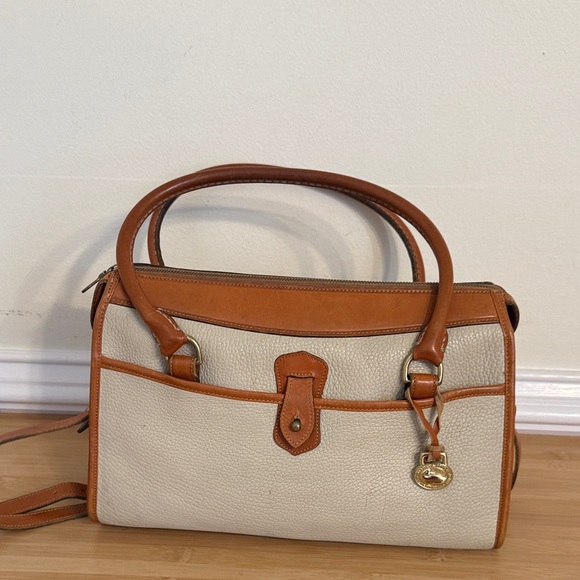 Dooney & Bourke All Weather leather Vintage Satchel Crossbody Handbag - Picture 3 of 16